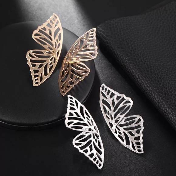 ⚜️[𝟯/$𝟭𝟴]⚜️Big Gold Butterfly Boho Earrings NEW - Picture 7 of 10